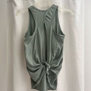 Lululemon tie-back tank Size 4